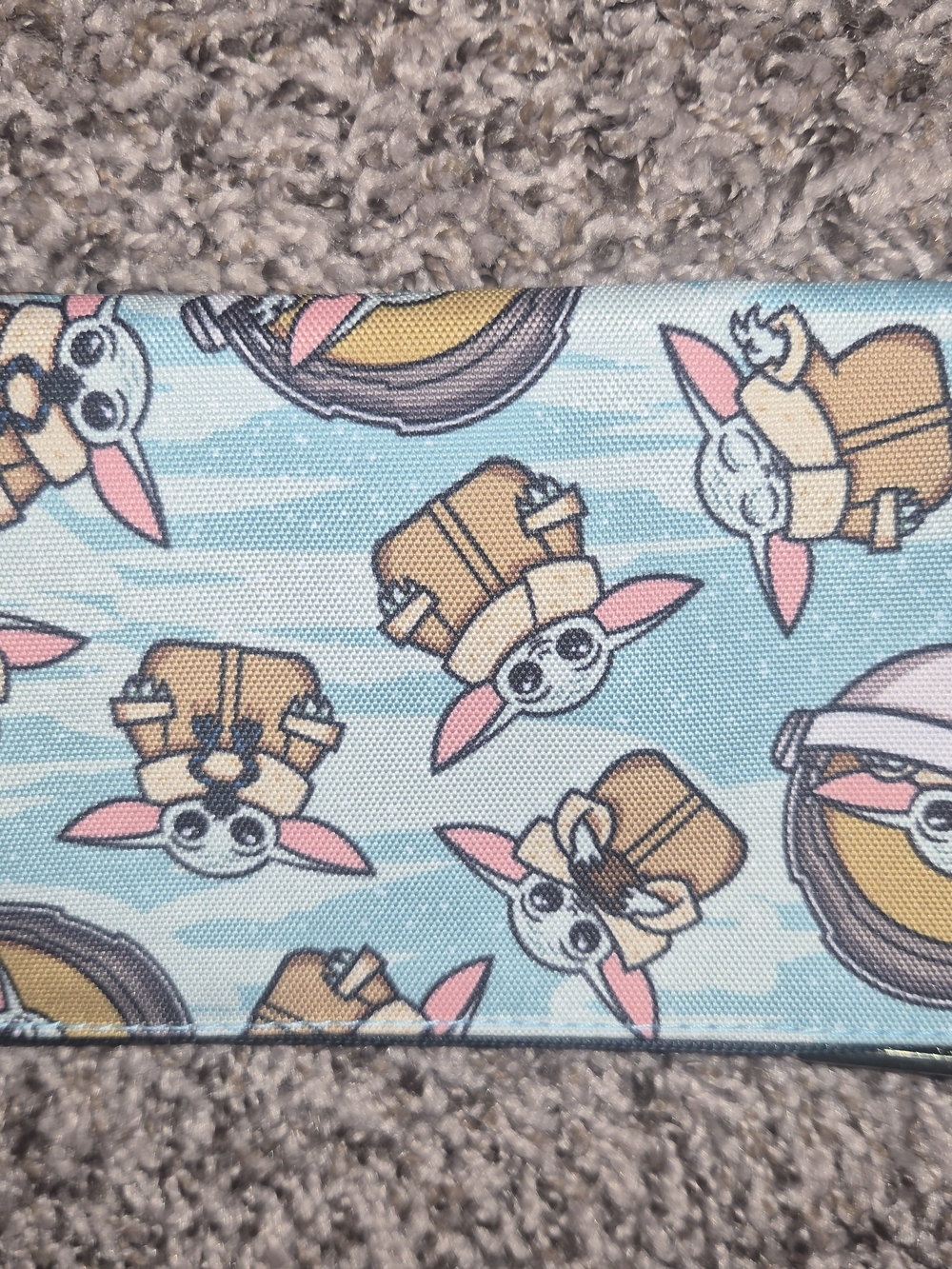 NWOT Loungefly Baby Yoda Zip Pouch